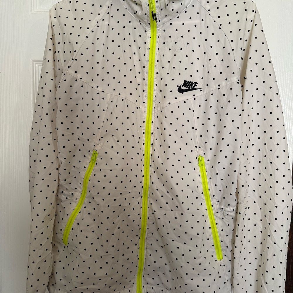 🤍 Nike Polka Dot Windbreaker Jacket – Women’s Small white and green activewear